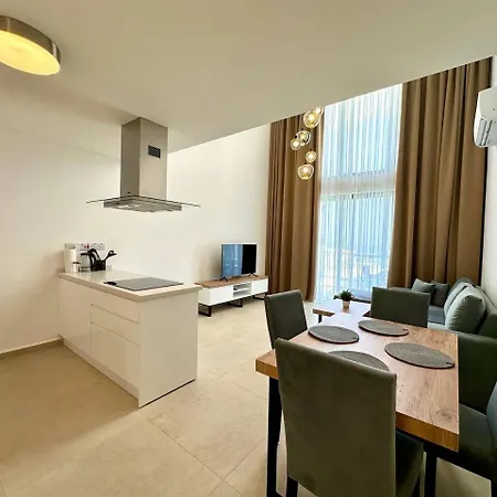 Deja Blue Block C Unit 19 *