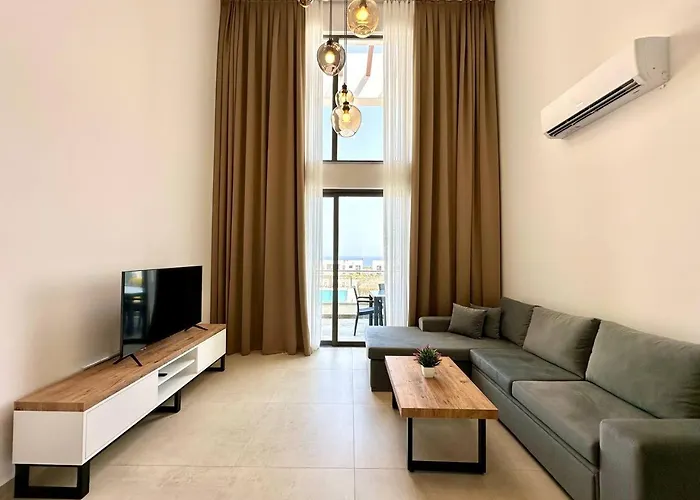 Deja Blue Block C Unit 19 *